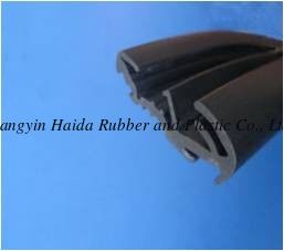 China Coated Glassrun Automotive Rubber Seals with sound insulation supplier