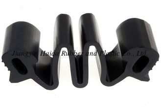 China Customized profile EPDM Extruded Rubber Seal 60-70SHA joints seal supplier