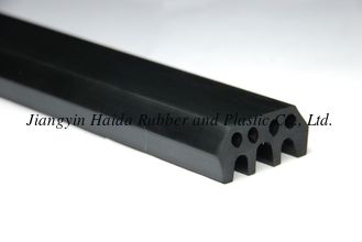 China Shield Segment EPDM Rubber Strip Seals Extrusion 70SHA Hardness supplier
