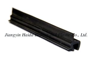 China Automotive solid EPDM rubber extrusion seals windscreen sealing strip supplier