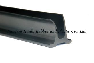 China Extruded Rubber Seal , EPDM rubber seal reefer container door gasket supplier